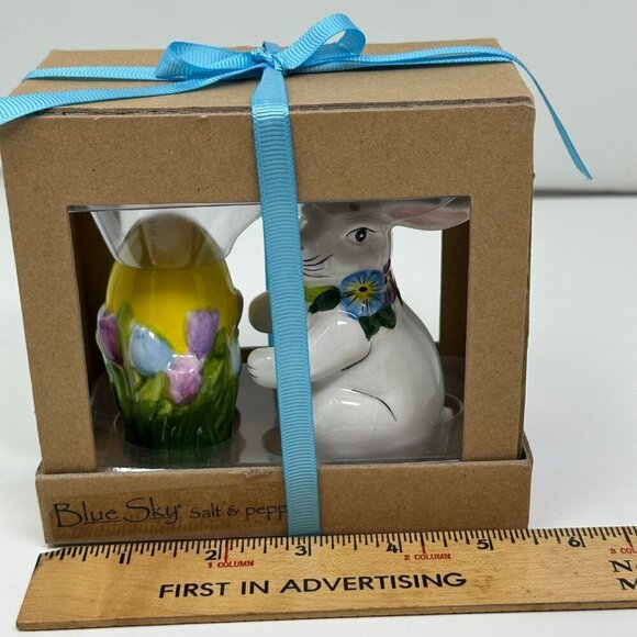 Blue Sky Bunny Egg Ceramic Salt Pepper Shaker Set Easter Spring Collectible - Picture 8 of 10